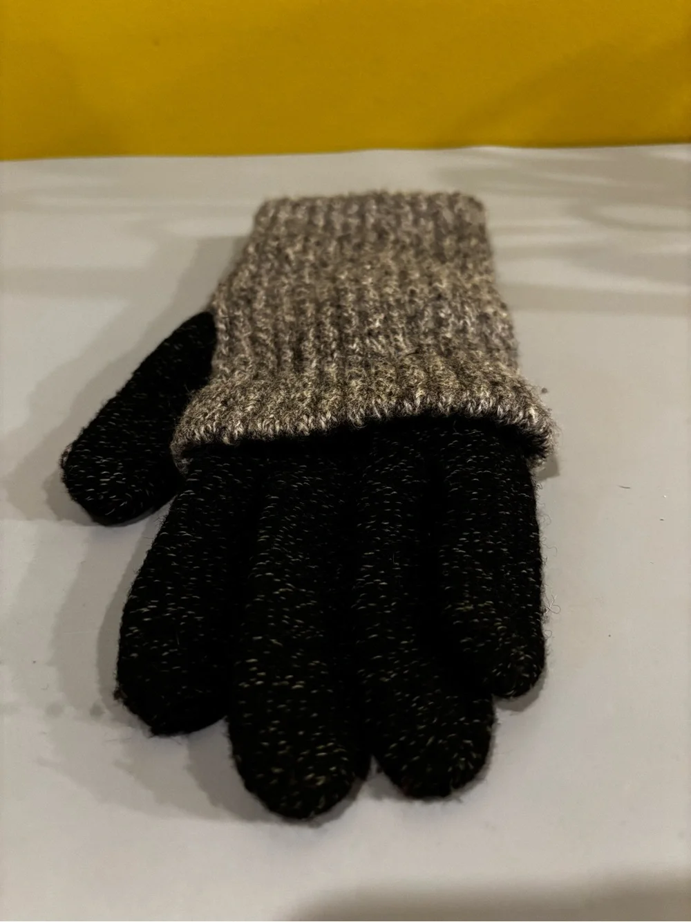 Women’s Two-Tone Knit Convertible Gloves – Gray and Black